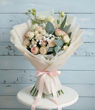 Букет цветов из:  Розы и Лизиантусы в Кызыл-Озёк