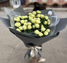 Букет Белые кустовые розы Солинеро в Кызыл-Озёк