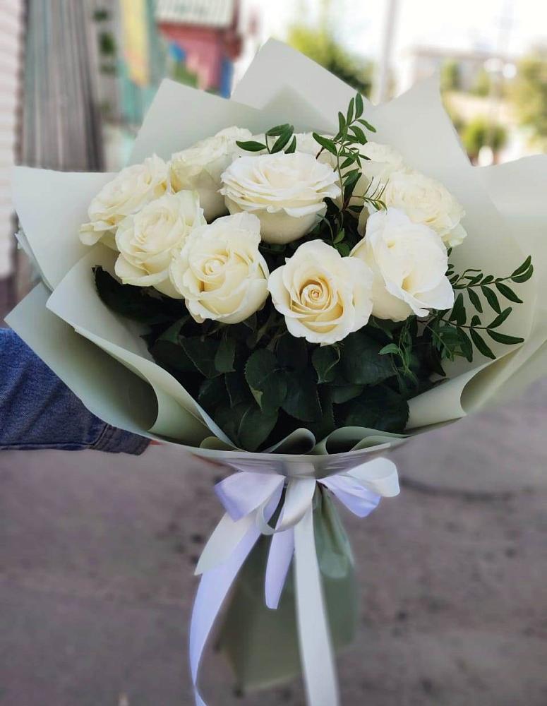 Букет Белые розы Проуд в Кызыл-Озёк