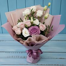 Букет цветов из:  Розы и Лизиантусы в Кызыл-Озёк