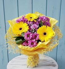 Букет цветов из:  Хризантемы и Герберы в Кызыл-Озёк