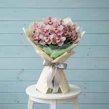 Букет цветов из:  Орхидеи и Розы в Кызыл-Озёк