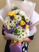 Букет цветов из:  Ирисы, Хризантемы и Розы #REPLACE_PRED# Кызыл-Озёк