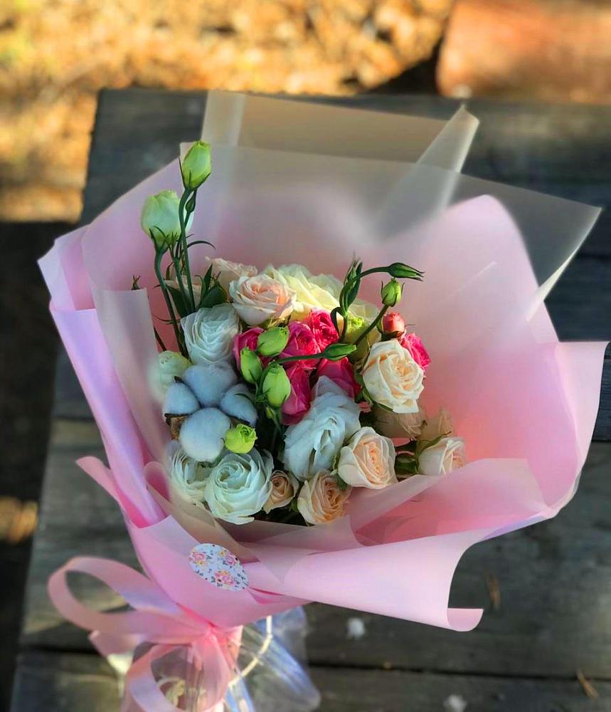 Букет цветов из: Розы и Лизиантусы в Кызыл-Озёк