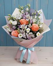 Букет цветов из:  Лизиантусы, Розы, Альстромерии и Гипсофила в Кызыл-Озёк