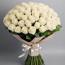 Букет 101 беля роза Белоснежка в Кызыл-Озёк
