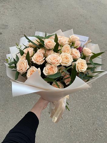 Букет Кремовые розы Латте в Кызыл-Озёк