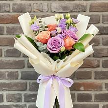 Букет цветов из:  Лизиантусы и Розы в Кызыл-Озёк