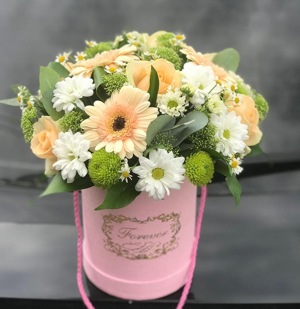 Цветочная композиция из Розы, Герберы и Хризантемы в шляпной коробке в Кызыл-Озёк