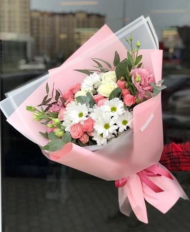 Букет цветов из: Розы, Лизиантусы и Хризантемы в Кызыл-Озёк