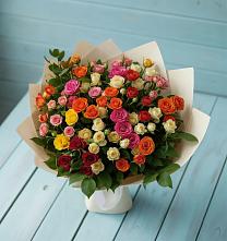Букет Микс из разноцветных кустовых роз в Кызыл-Озёк