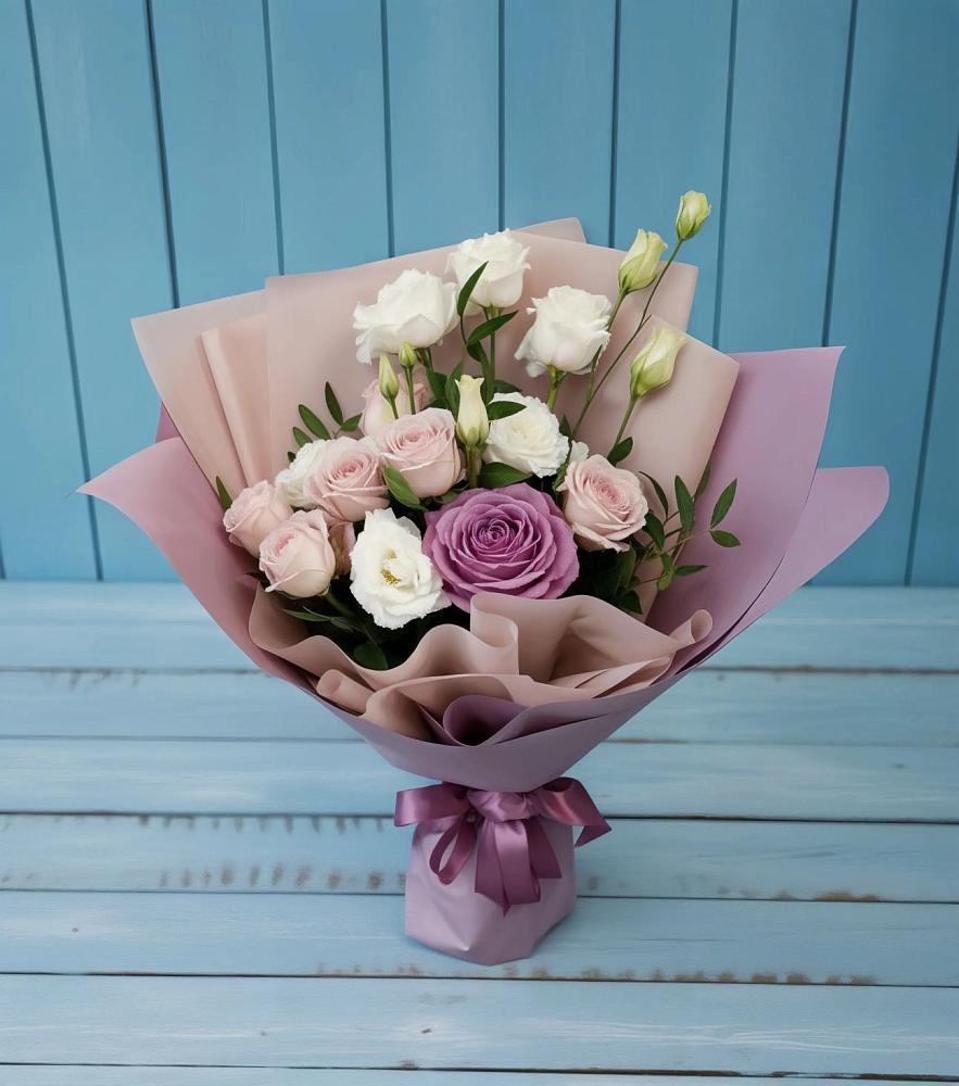 Букет цветов из: Розы и Лизиантусы в Кызыл-Озёк